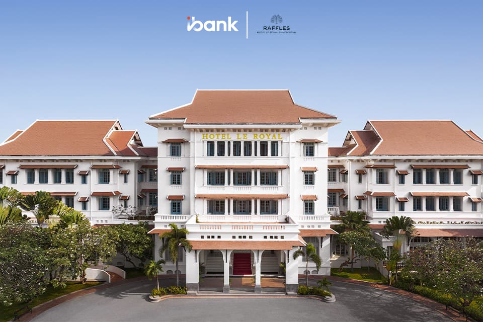 RAFFLES ROYAL HOTEL